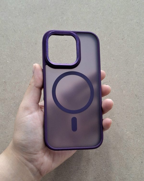 کاور لنز کربن مات مگ سیف Mag Safe رنگ بنفش مناسب برای گوشی موبایل آیفون 16 پرو iPhone16Pro-