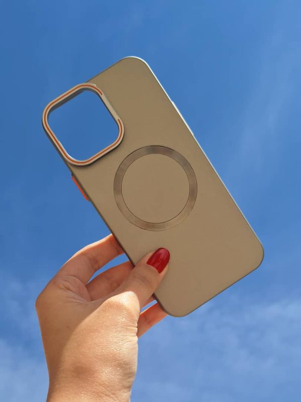 کاور گوشی موبایل آیفون 14 پرومکس iPhone14Promax مگ سیف Mag Safe مجیک Majic خشک و نازک Ultra Thin رنگ تیتانیوم بژ