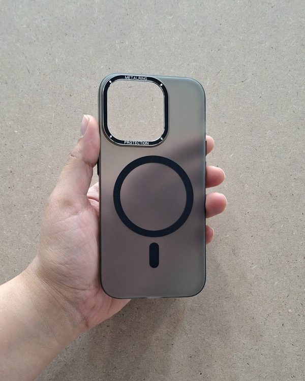 کاور Ultra Thin مگ سیف Mag Safe دودی مناسب برای گوشی موبایل آیفون 15 پرو iPhone15Pro-
