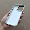 کاور گوشی موبایل آیفون 14 پرومکس iPhone14Promax طرح کارل لاگرفلد و گربه رئیس Karl Lagerfeld & The Boss Cat سفید