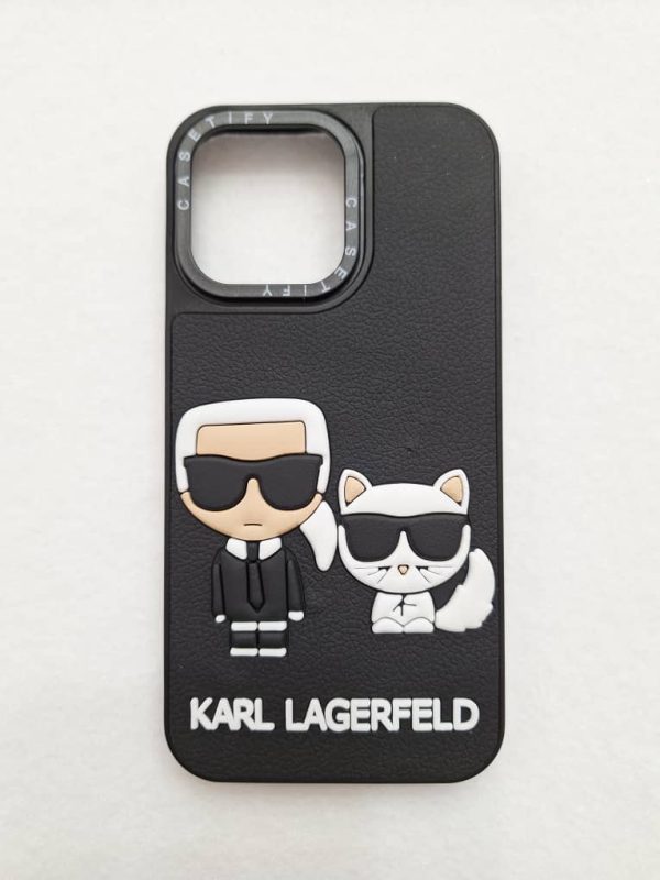 کاور گوشی موبایل آیفون 15 پرو iPhone15Pro- طرح کارل لاگرفلد و گربه رئیس Karl Lagerfeld & Boss Cat با طرح سیلیکونی
