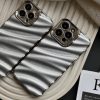 کاور گوشی موبایل آیفون 14 پرومکس iPhone14Promax طرح چرمی موج نقره ای Silver Wave