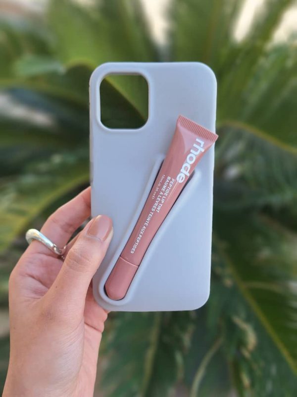 کاور گوشی موبایل آیفون 6، 7، 8، SE اس ای iPhone6- iPhone7- iPhone8- iPhoneSE طرح رود rhode رنگ طوسی Gray همراه با لیپ گلاس Lip Gloss رژلب رنگ رندوم