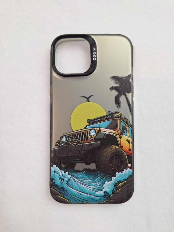 کاور گوشی موبایل آیفون 15 نرمال iPhone15- طرح ماشین جیپ Jeep - PC طرح K-Doo