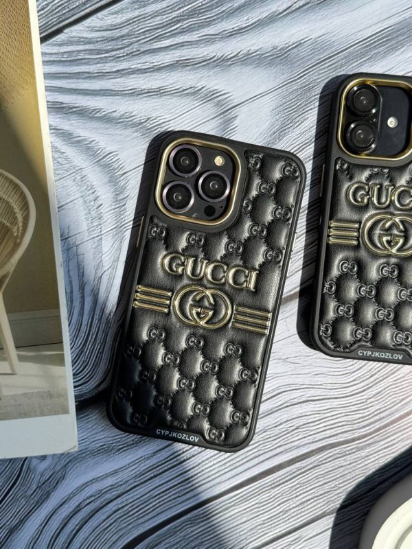کاور طرح گوچی Gucci طرح چرمی رنگ مشکی مناسب برای گوشی موبایل آیفون 16 نرمال iPhone16-