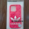 کاور آدیداس Original Q Series Adidas طرح برجسته رنگ صورتی مناسب برای گوشی آیفون 13 پرو iPhone13Pro-